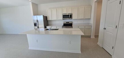 548 Hart Ln in Dundee, FL - Building Photo - Building Photo