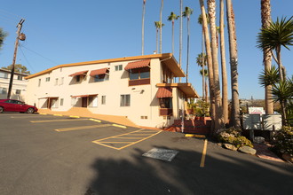 Laguna Palms in Laguna Beach, CA - Foto de edificio - Building Photo