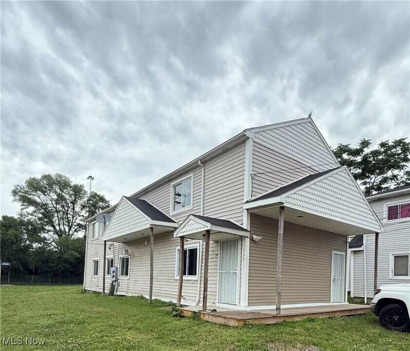 3457 Wade Ave in Cleveland, OH - Building Photo