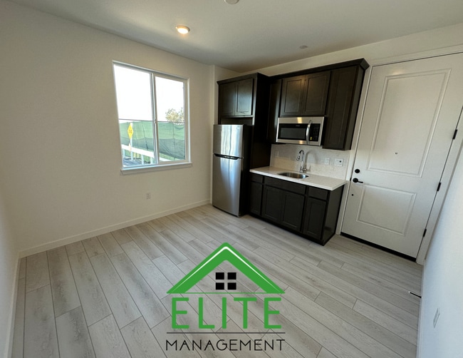 7372 Octave St in Sacramento, CA - Building Photo - Building Photo
