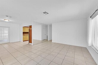 6421 SW 16th St in Pompano Beach, FL - Foto de edificio - Building Photo