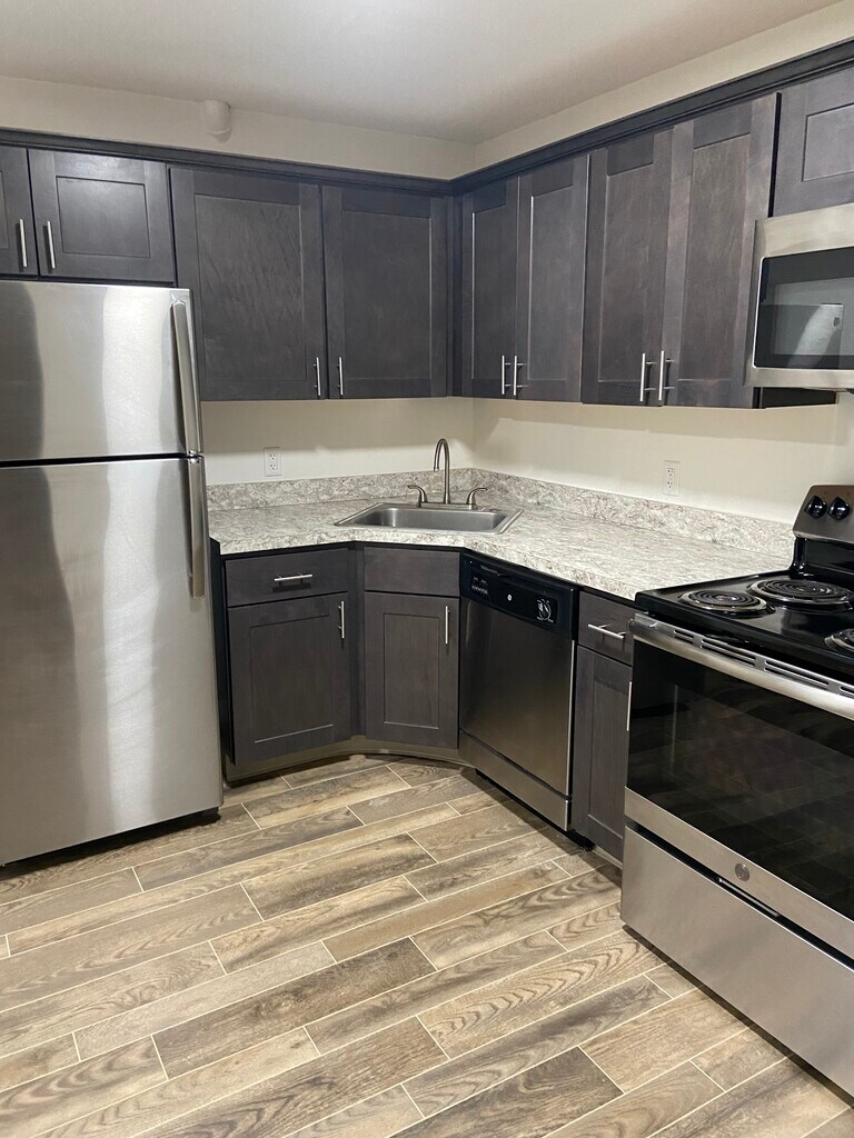 Tower Hill Landings Kingston, RI Apartments