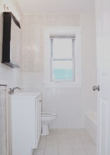 246 Pearl St, Unit 248 in Newton, MA - Building Photo - Building Photo