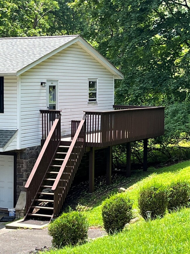 property at 315 W Main St