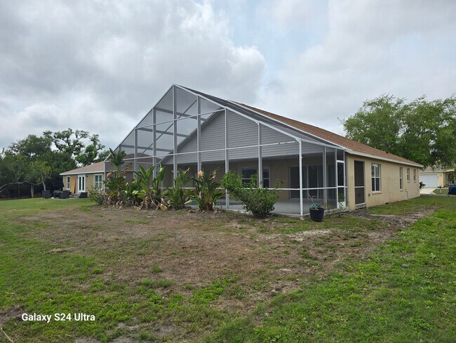 2407 5th St E in Ellenton, FL - Building Photo - Building Photo