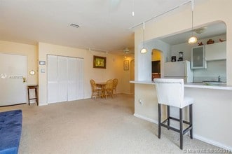 1530 Pennsylvania Ave-Unit -301 in Miami Beach, FL - Building Photo - Building Photo