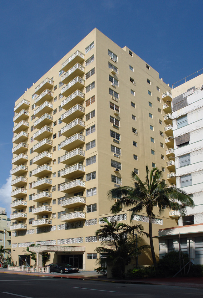 Marble Terrace Apartments in Miami Beach, FL - Foto de edificio - Building Photo