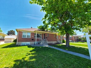 2553 S 700 E in Salt Lake City, UT - Building Photo - Building Photo