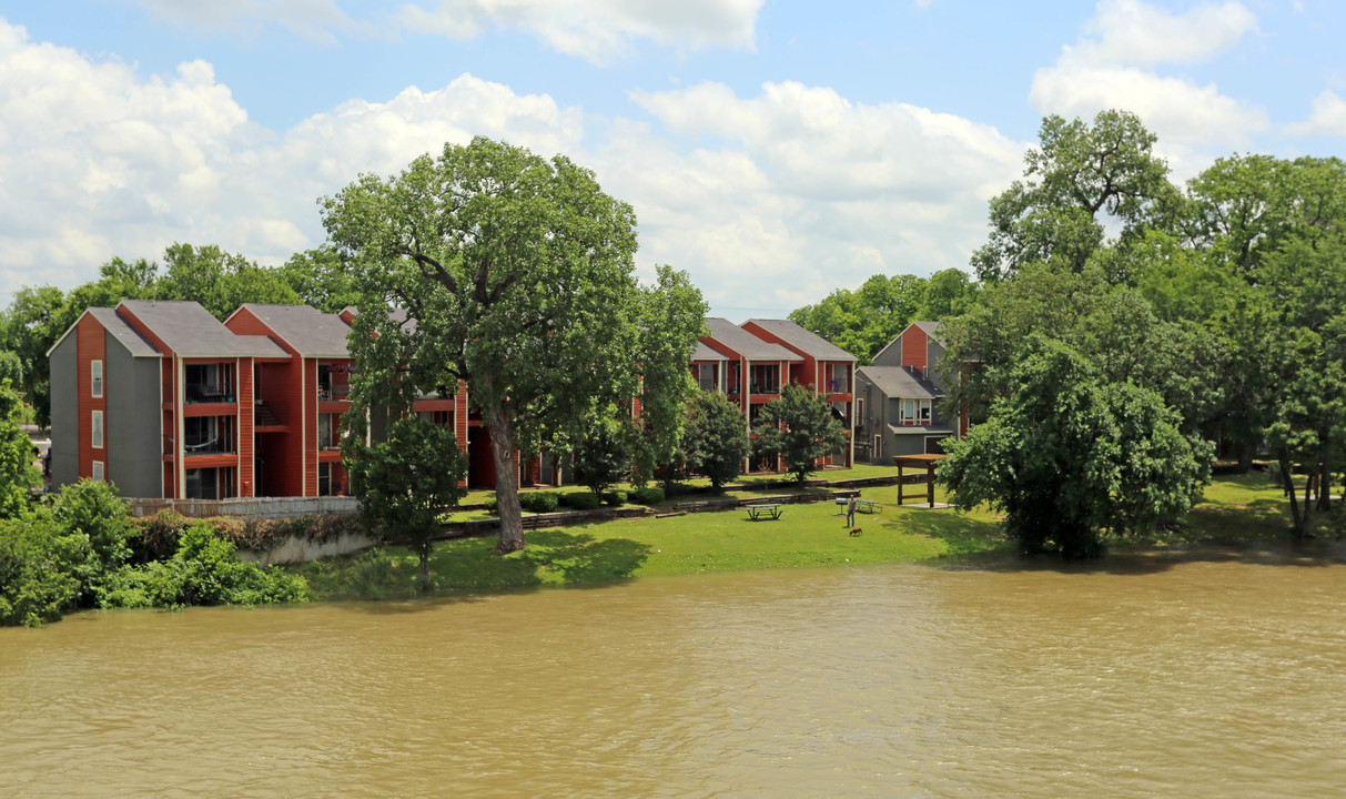 Brazos Park Apartments in Waco, TX - Building Photo