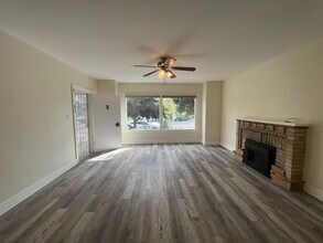 3226 Fernside Blvd in Alameda, CA - Foto de edificio - Building Photo