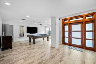 740 NE 36th St in Boca Raton, FL - Building Photo - Building Photo