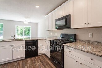 4007 Meredith Woods Ln in Winston-Salem, NC - Building Photo - Building Photo