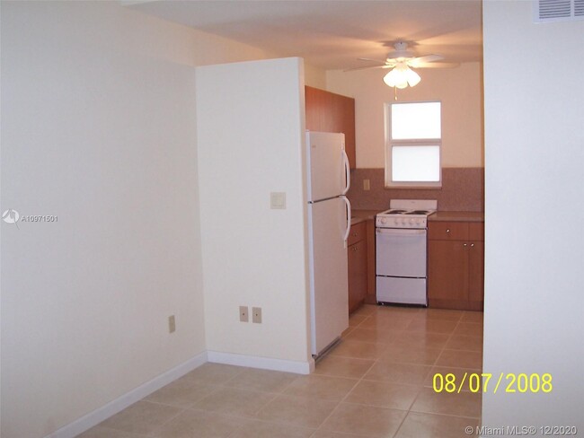 2230 Monroe St-Unit -2 in Hollywood, FL - Building Photo - Building Photo