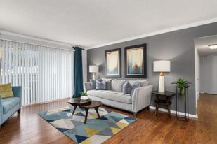 The Abbey at Regents Walk in Homewood, AL - Building Photo