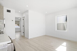 5909 S Dixie Hwy in West Palm Beach, FL - Building Photo - Building Photo