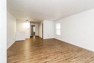 7010 Sycamore Grove Ct in Charlotte, NC - Building Photo - Building Photo