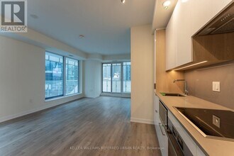 28-828 Freeland St in Toronto, ON - Building Photo - Building Photo