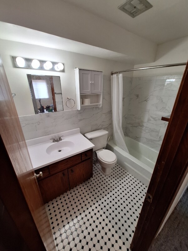 1676 English St in St. Paul, MN - Building Photo - Building Photo