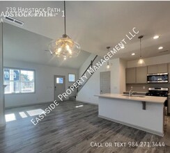 739 Hadstock Path in Zebulon, NC - Building Photo - Building Photo