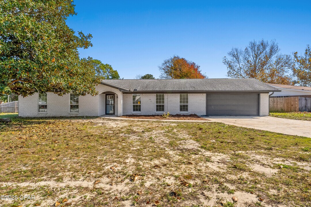 409 W Sonata Cir in Panama City Beach, FL - Building Photo