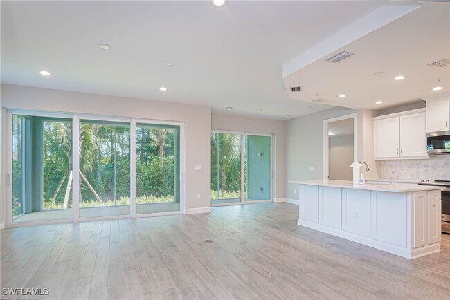 2640 Seychelles Cir in Naples, FL - Building Photo - Building Photo
