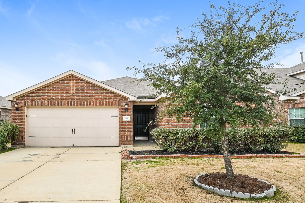 2032 Cone Flower Dr in Forney, TX - Building Photo