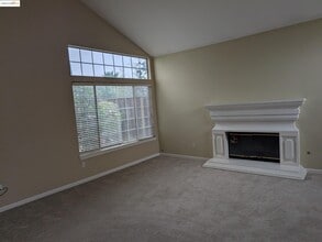 4731 Crestone Needle Way in Antioch, CA - Building Photo - Building Photo