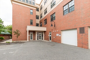 29 New Derby St, Unit 2 in Salem, MA - Building Photo