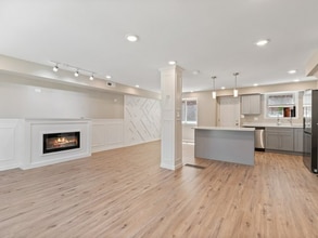 8325 S Ingleside Ave in Chicago, IL - Building Photo - Building Photo