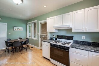 132 Sampson Pl in Long Branch, NJ - Building Photo - Building Photo