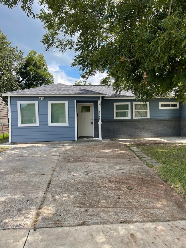9505 Sierra Dr in Houston, TX - Foto de edificio - Building Photo