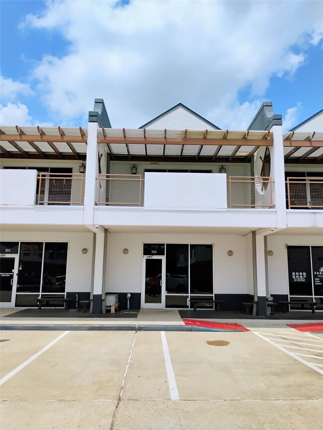 9788 Clarewood Dr in Houston, TX - Building Photo - Building Photo