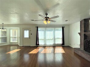 834 Island Meadow Ct in Houston, TX - Foto de edificio - Building Photo