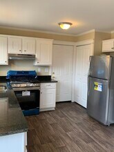 41427 Larimore Ln in Canton Township, MI - Building Photo - Building Photo