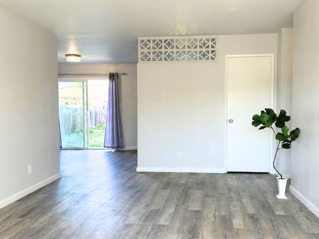 1671 Anoka Ave in Sacramento, CA - Building Photo - Building Photo