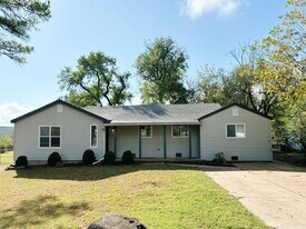 1009 Wesley Dr in Broken Arrow, OK - Building Photo