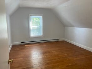 10 Delaware St, Unit 3 in Somerville, MA - Building Photo - Building Photo