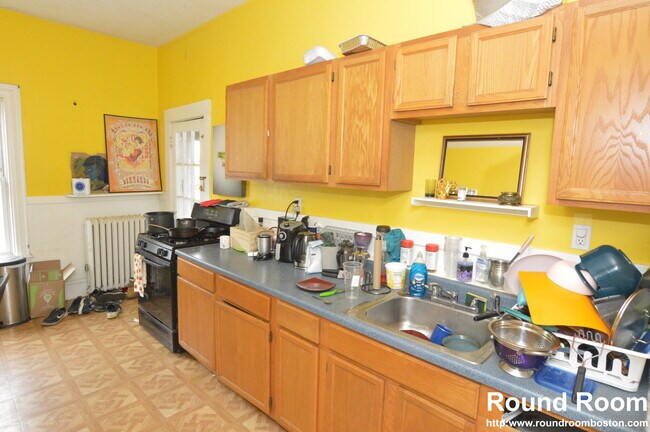 33 Linden St, Unit #2 in Brookline, MA - Building Photo - Building Photo
