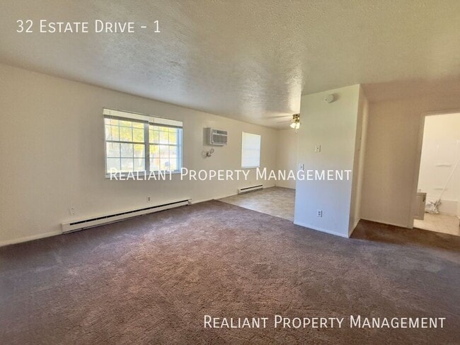 32 Estate Dr in Amelia, OH - Building Photo - Building Photo