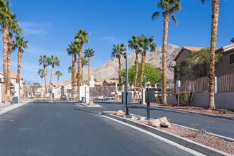 2110 Los Feliz St in Las Vegas, NV - Building Photo - Building Photo