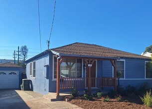 279 Aviador Ave in Millbrae, CA - Foto de edificio - Building Photo