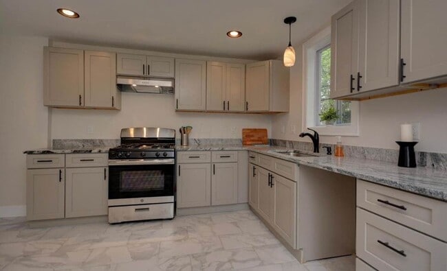 1014 Miller Ave in Columbus, OH - Foto de edificio - Building Photo
