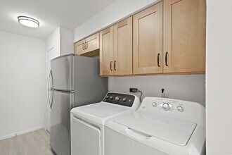 7949 Ellinger Ln in Houston, TX - Building Photo - Building Photo