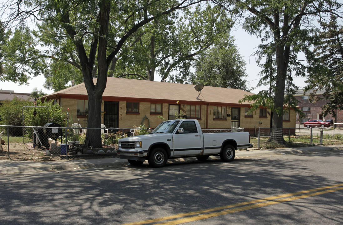 9180 E 17th Ave in Aurora, CO - Building Photo