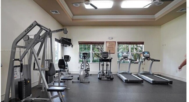 6492 Emerald Dunes Dr, Unit 305 in Royal Palm Beach, FL - Building Photo - Building Photo