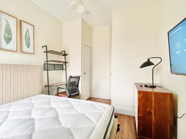 Furnished room/NOT APARTMENT in Brooklyn, NY - Building Photo - Building Photo