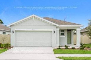 7925 Majestic Palms Ct in Venice, FL - Building Photo