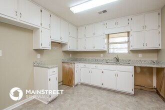 3790 Creekview Cir in College Park, GA - Building Photo - Building Photo