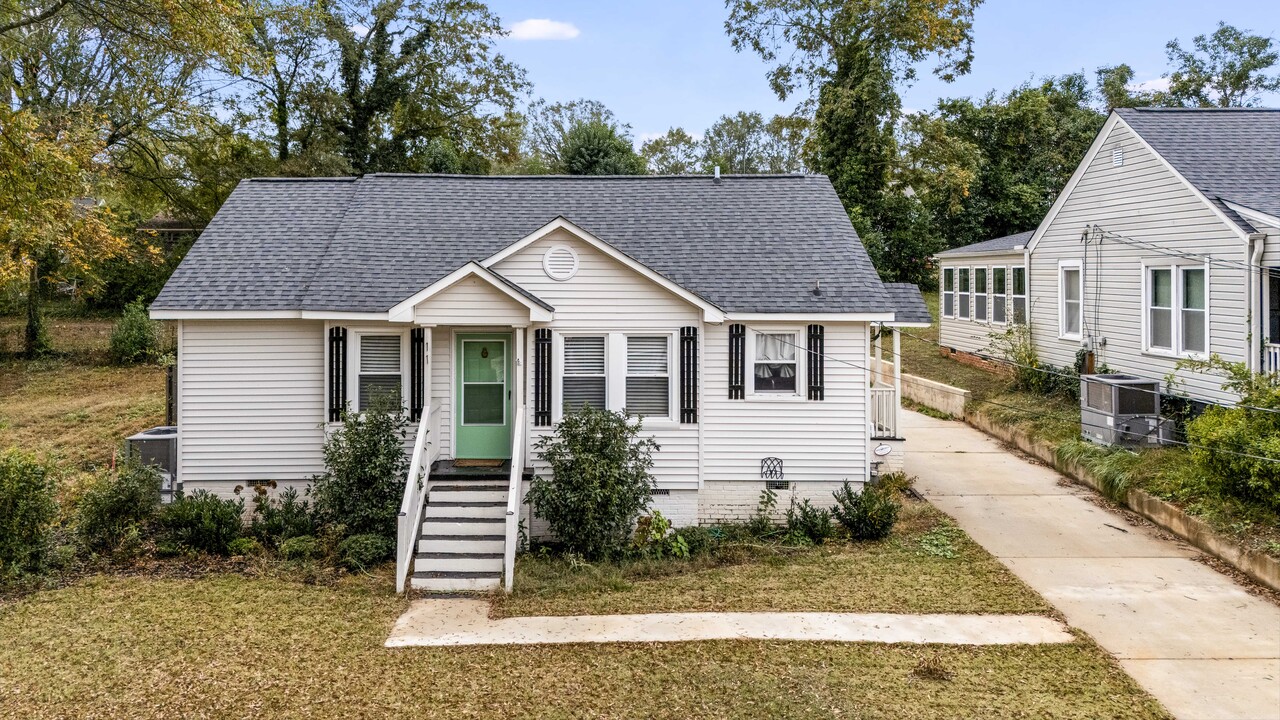 11 Beck Ave in Greenville, SC - Building Photo