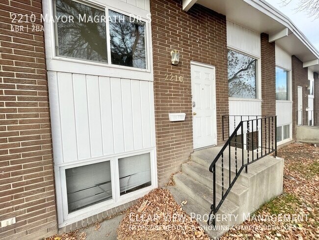 2210 Mayor Magrath Dr S in Lethbridge, AB - Building Photo - Building Photo